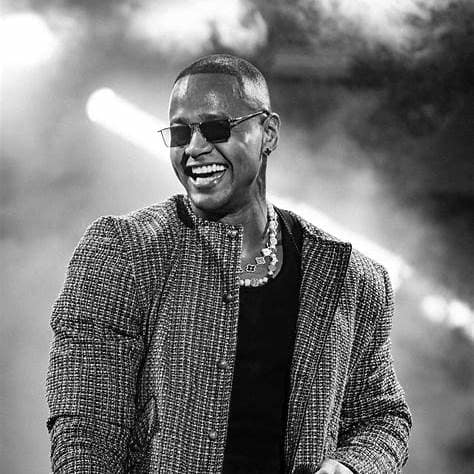 Leo Santana agita público no Festival de Verão de Salvador 2025 com novo figurino