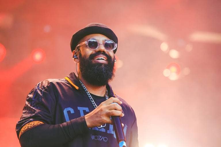 BaianaSytem agita show em Salvador com a participação de Marcelo D2 e BNegão.