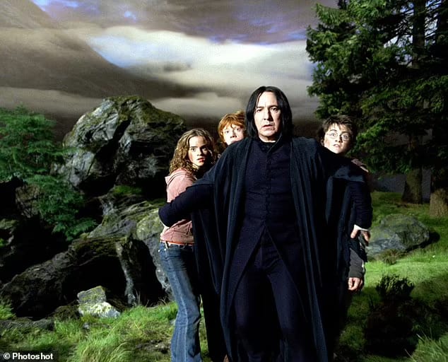 De acordo com o The Hollywood Reporter, Paapa já recebeu a oferta do papel de Snape, embora "não esteja claro se as negociações começaram a sério". Fonte: Dailymail